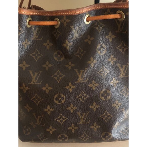 LOUIS VUITTON LV Monogram Petit Noe Shoulder Bag - Picture 4 of 16